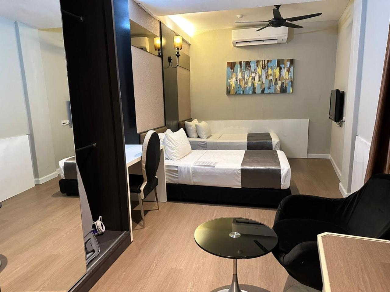 เดอะ สเตอร์ลิง บูทิคโฮเต็ล Hotel Malacca ภายนอก รูปภาพ