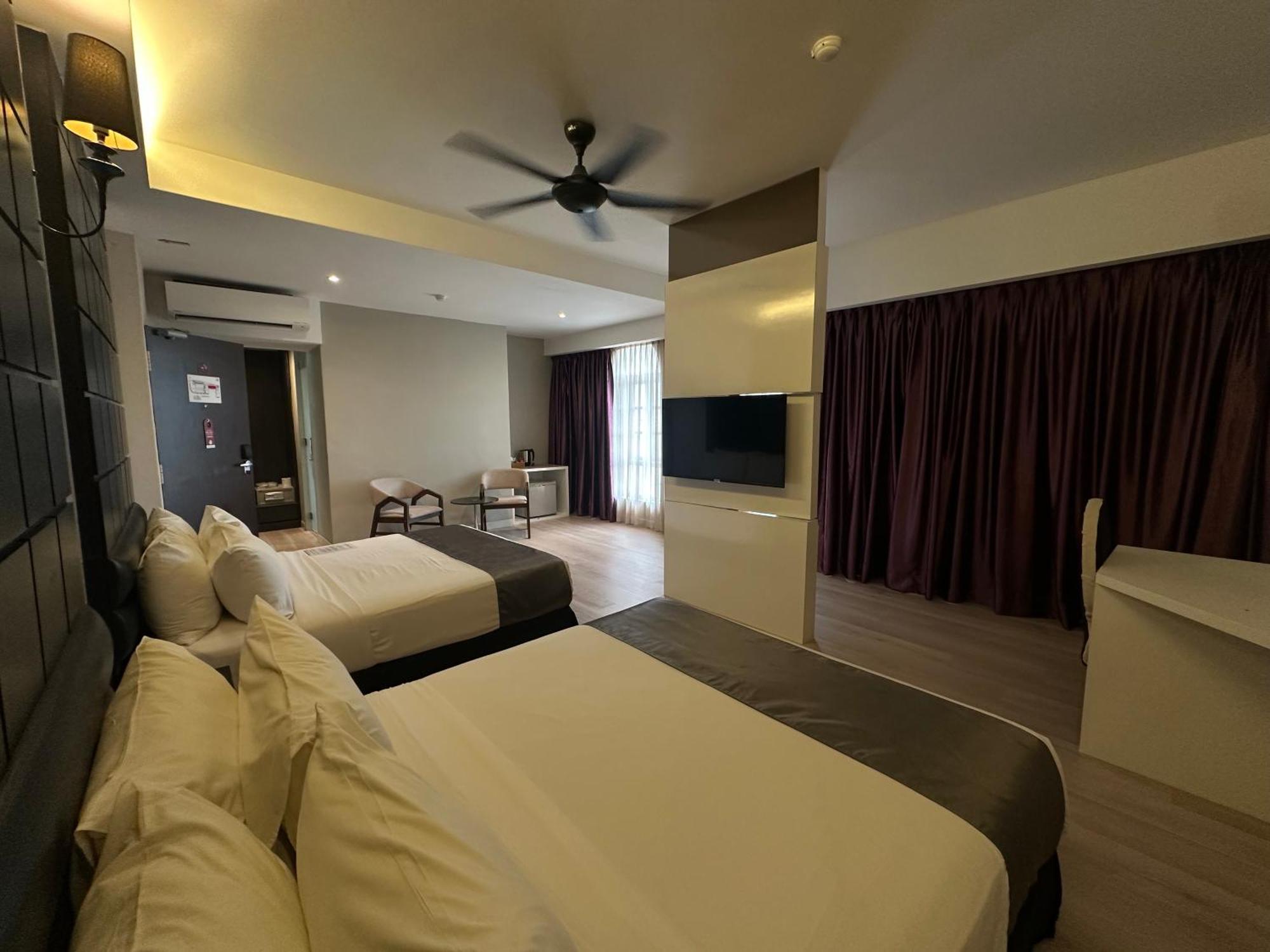 เดอะ สเตอร์ลิง บูทิคโฮเต็ล Hotel Malacca ภายนอก รูปภาพ