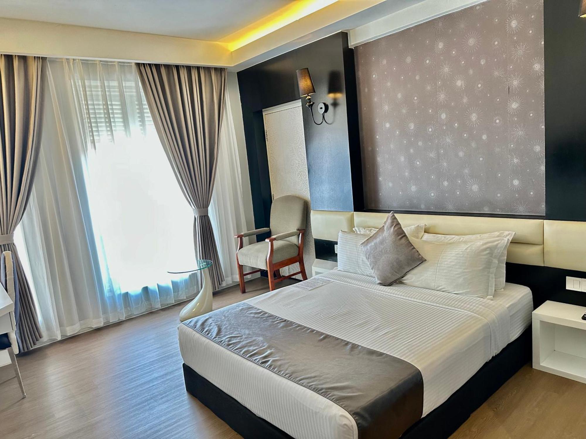 เดอะ สเตอร์ลิง บูทิคโฮเต็ล Hotel Malacca ภายนอก รูปภาพ