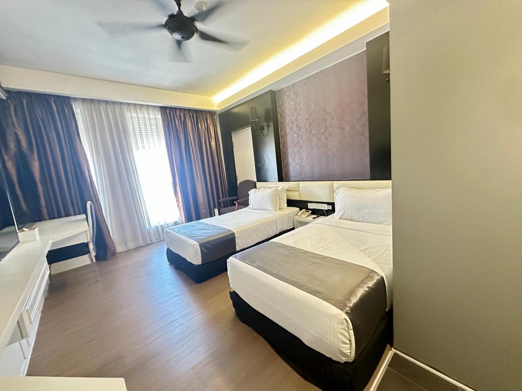 เดอะ สเตอร์ลิง บูทิคโฮเต็ล Hotel Malacca ภายนอก รูปภาพ