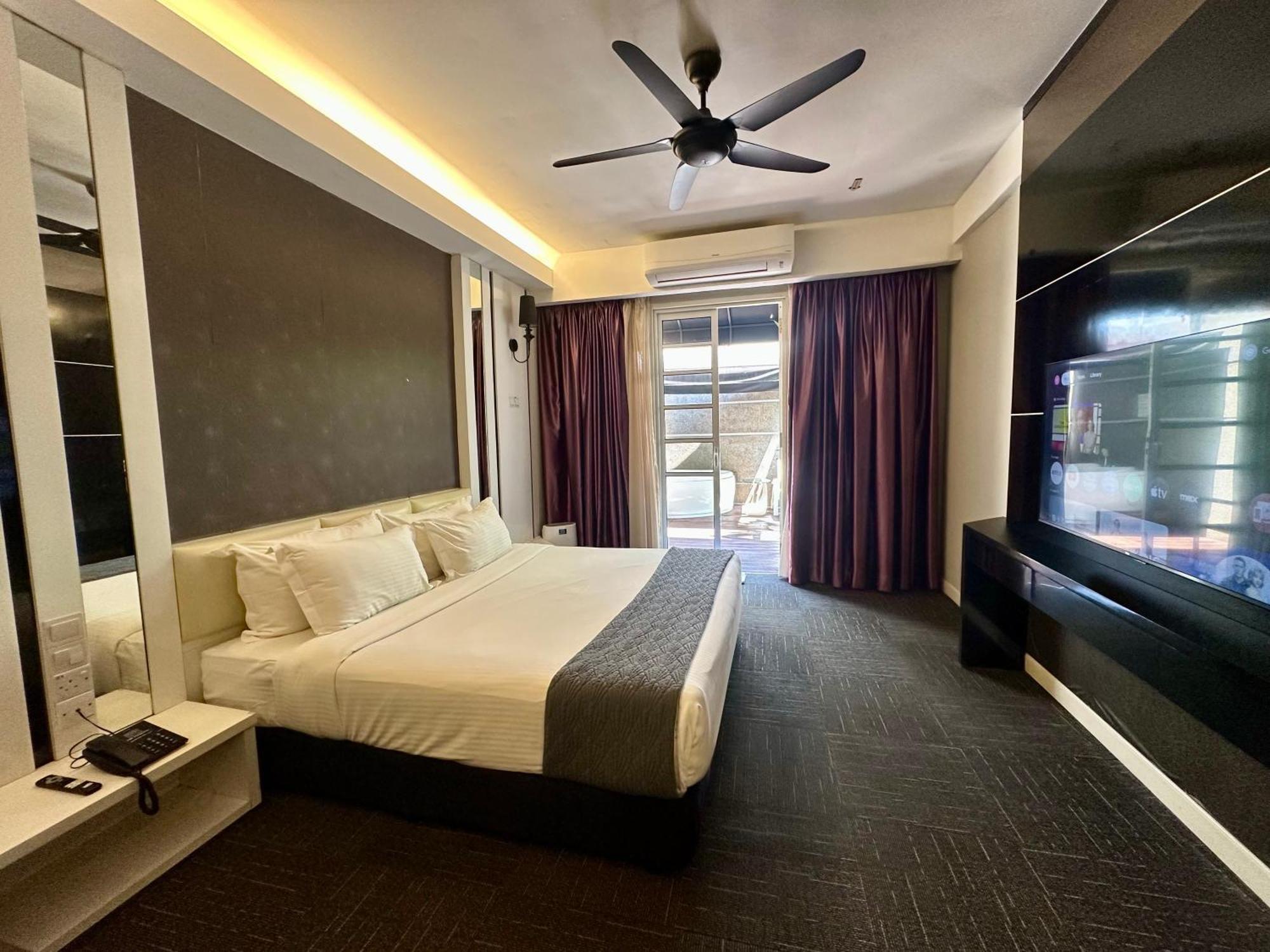 เดอะ สเตอร์ลิง บูทิคโฮเต็ล Hotel Malacca ภายนอก รูปภาพ