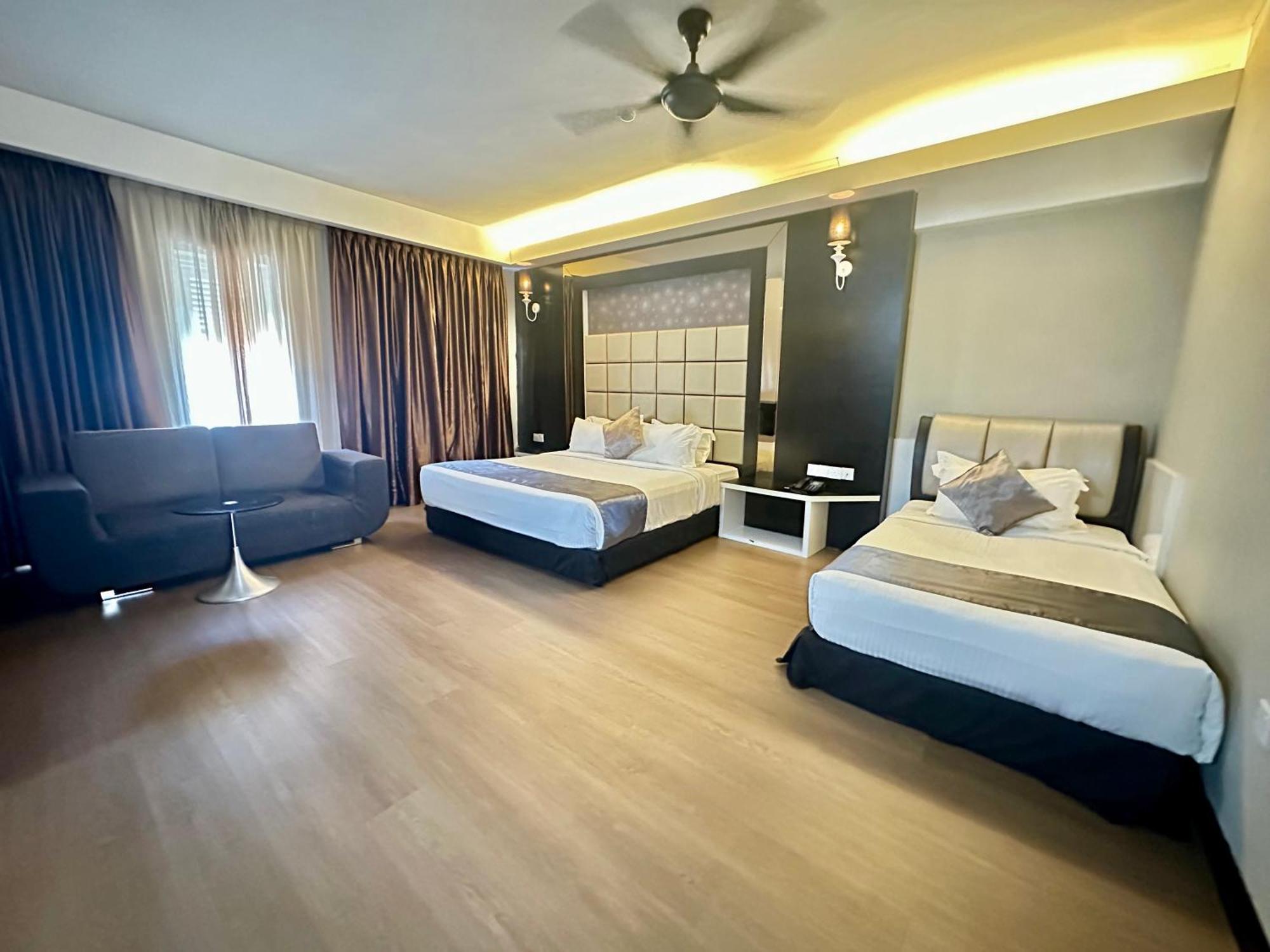 เดอะ สเตอร์ลิง บูทิคโฮเต็ล Hotel Malacca ภายนอก รูปภาพ